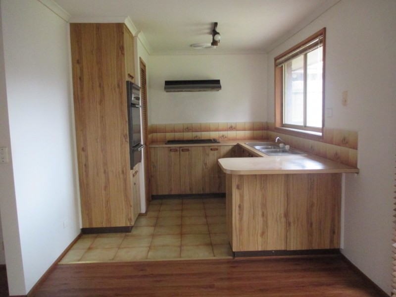 9 BONAR COURT, Endeavour Hills VIC 3802