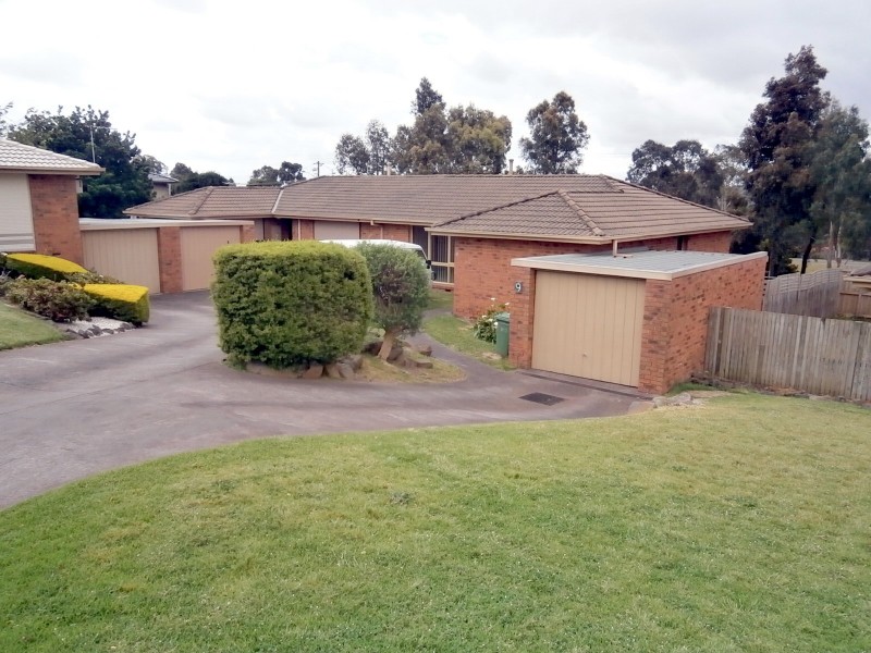 9/13 Endeavour Crescent, Endeavour Hills VIC 3802