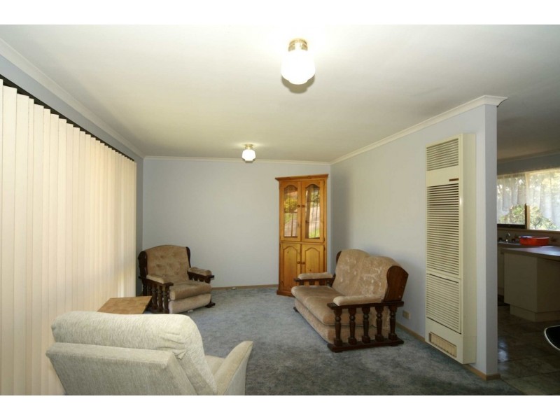 9/13 Endeavour Crescent, Endeavour Hills VIC 3802