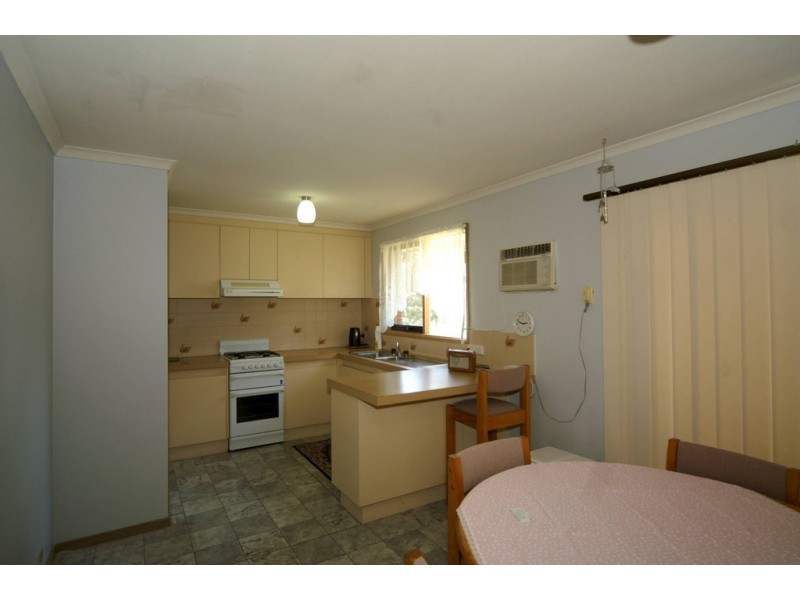 9/13 Endeavour Crescent, Endeavour Hills VIC 3802