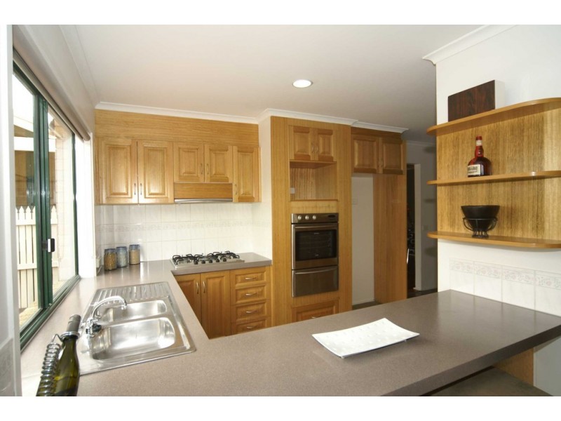 114 David Collins Drive, Endeavour Hills VIC 3802