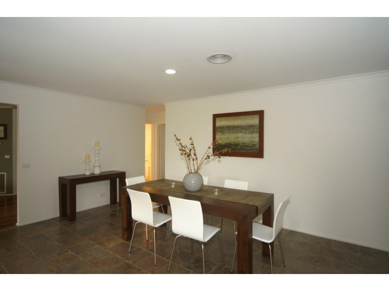 114 David Collins Drive, Endeavour Hills VIC 3802