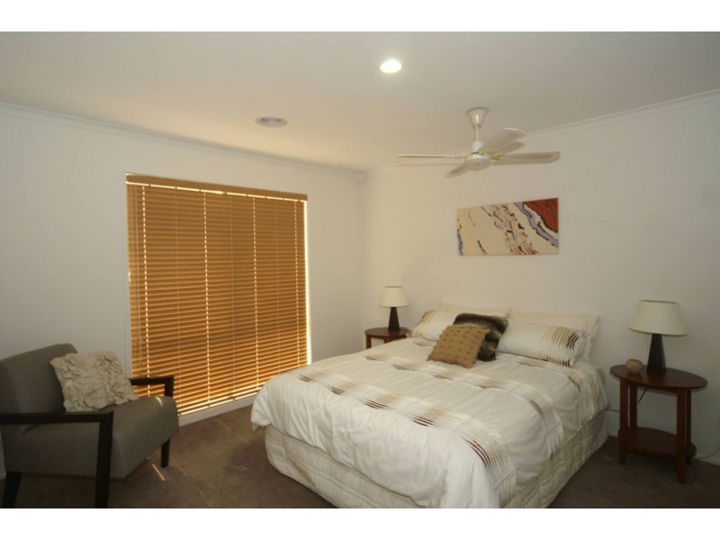 114 David Collins Drive, Endeavour Hills VIC 3802