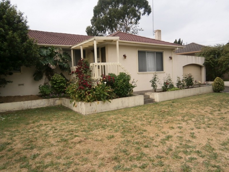 74 ESSEX PARK DRIVE, Endeavour Hills VIC 3802