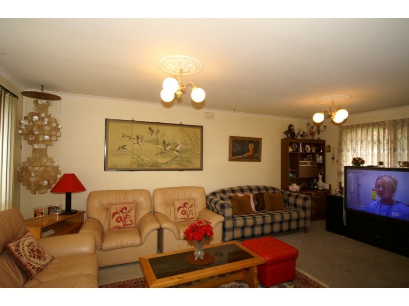 31 Clifton Way, Endeavour Hills VIC 3802