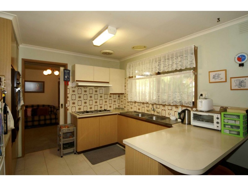 31 Clifton Way, Endeavour Hills VIC 3802