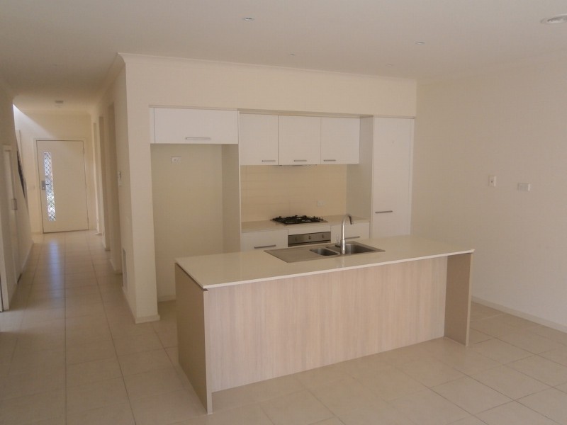 47 BARRIER REEF CIRCUIT, Endeavour Hills VIC 3802