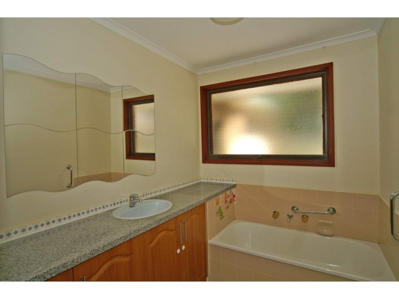 2 William Hovell Drive, Endeavour Hills VIC 3802