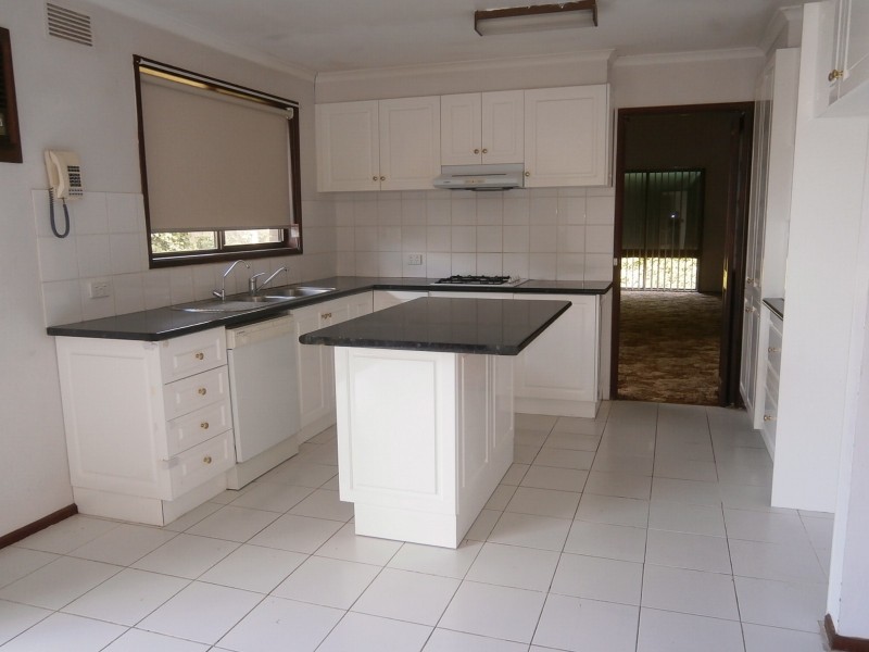 9 SPINOSA CLOSE, Endeavour Hills VIC 3802