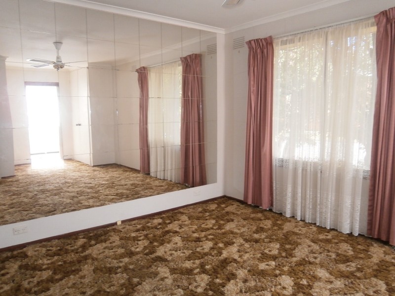 9 SPINOSA CLOSE, Endeavour Hills VIC 3802