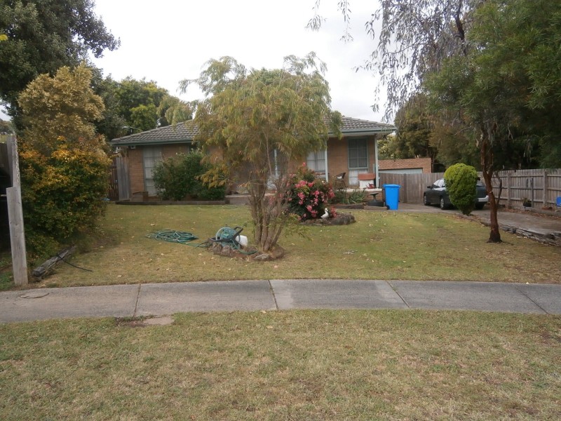 4 PAUL COURT, Endeavour Hills VIC 3802