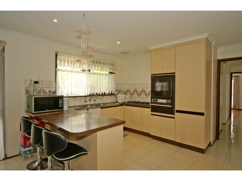 6 Heywood Grove, Endeavour Hills VIC 3802