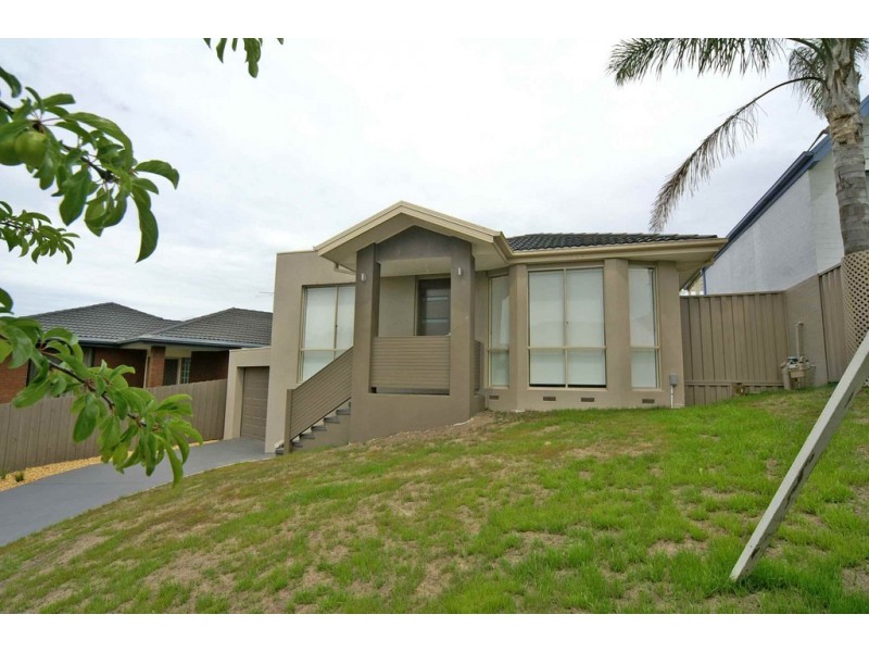 38 John Hunter Drive, Endeavour Hills VIC 3802