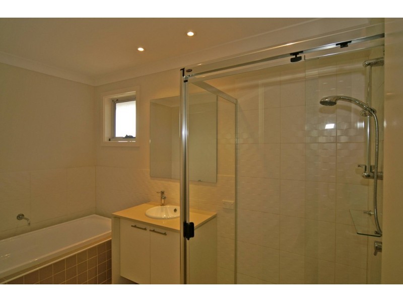 8 Manuscript Drive, Endeavour Hills VIC 3802