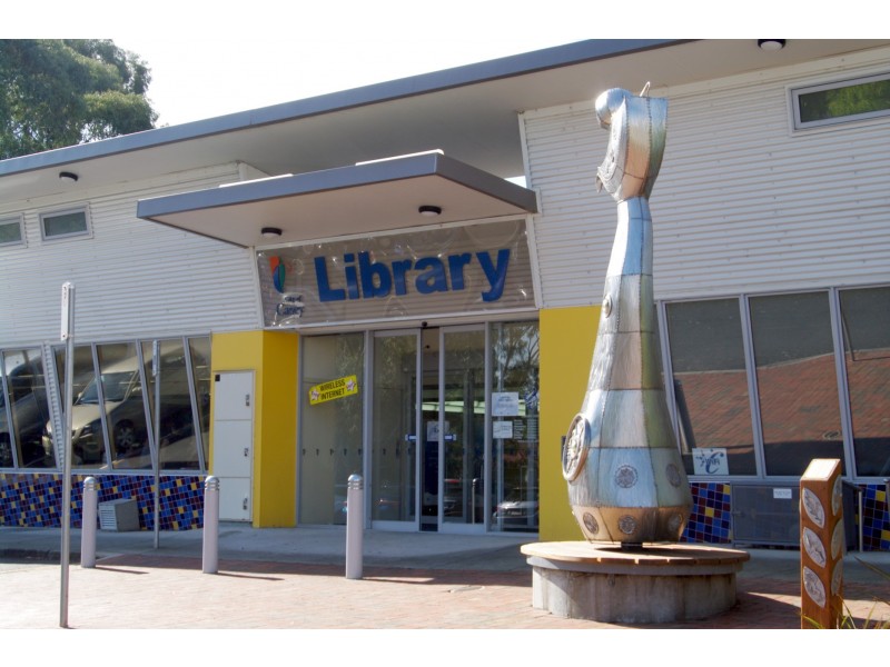 2 Raymond McMahon Blvd, Endeavour Hills VIC 3802