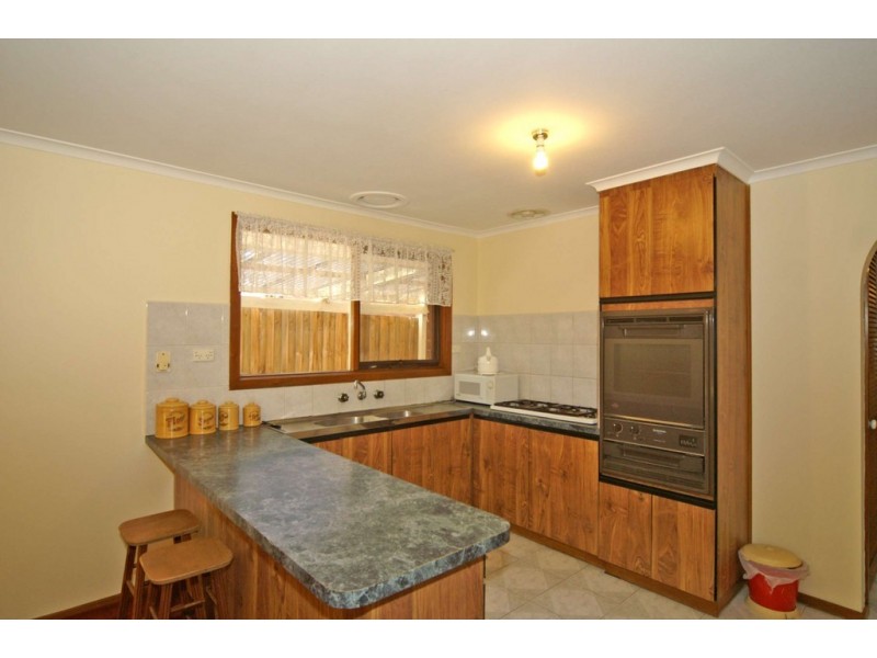 79 Sydney Parkinson Avenue, Endeavour Hills VIC 3802