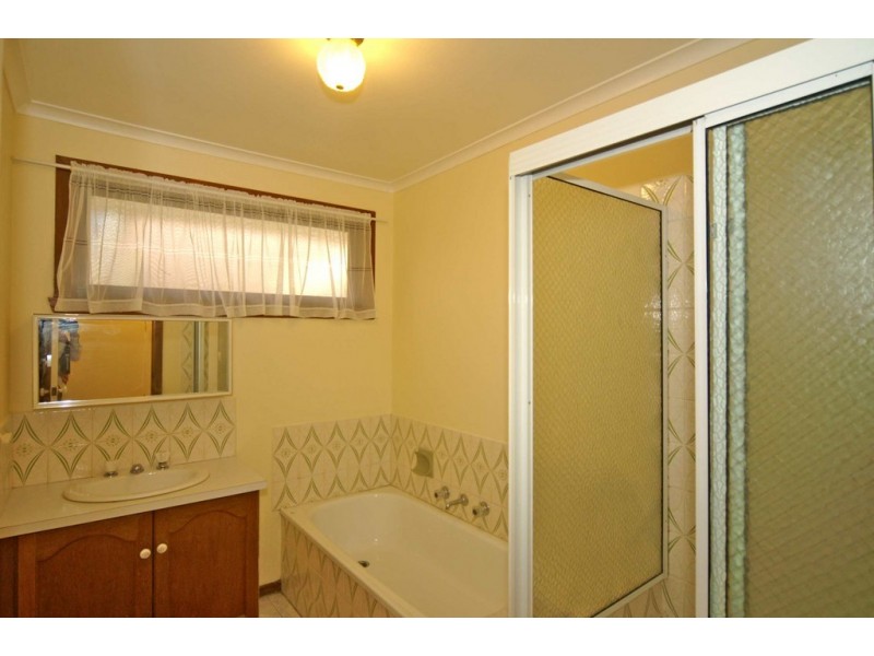 79 Sydney Parkinson Avenue, Endeavour Hills VIC 3802