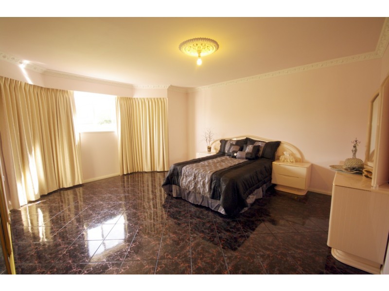 36 David Collins Drive, Endeavour Hills VIC 3802
