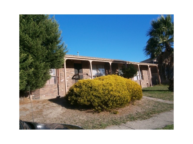 18 TRUSLOVE COURT, Endeavour Hills VIC 3802