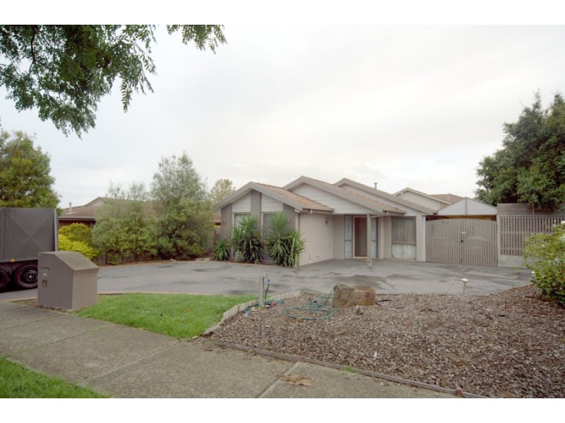 63 Amber Crescent, Narre Warren VIC 3805