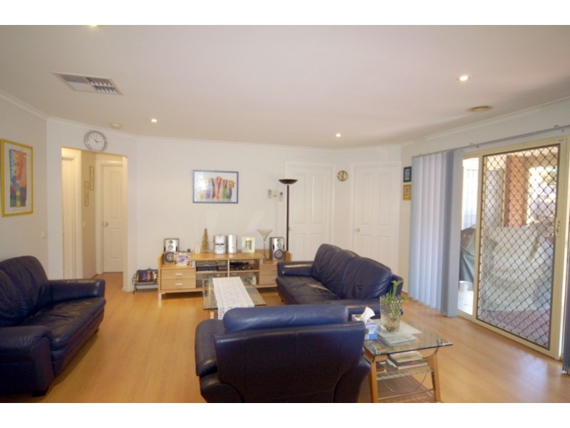 3 Frangipani Close, Endeavour Hills VIC 3802