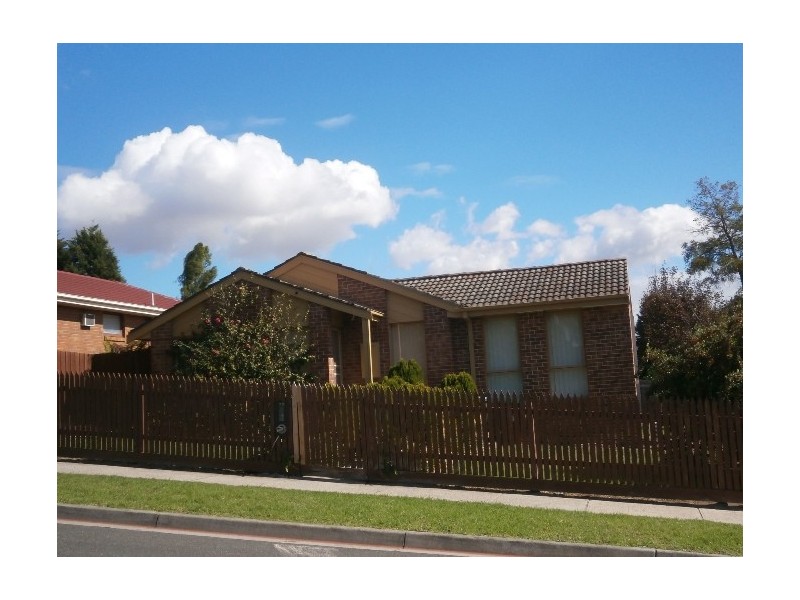 39 MOSSGIEL PARK DRIVE, Endeavour Hills VIC 3802