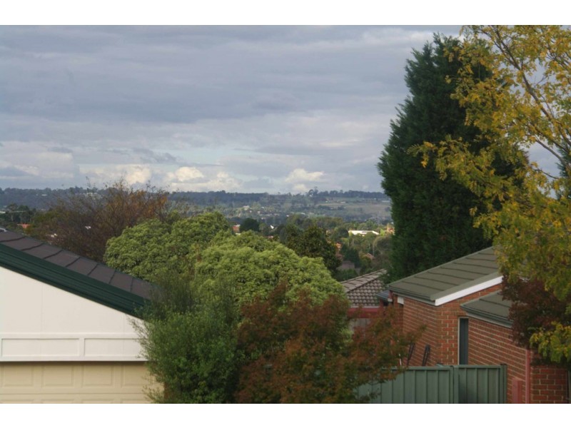 54 Lawson Way, Endeavour Hills VIC 3802