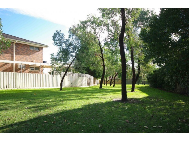 26 Huxley Crescent, Endeavour Hills VIC 3802