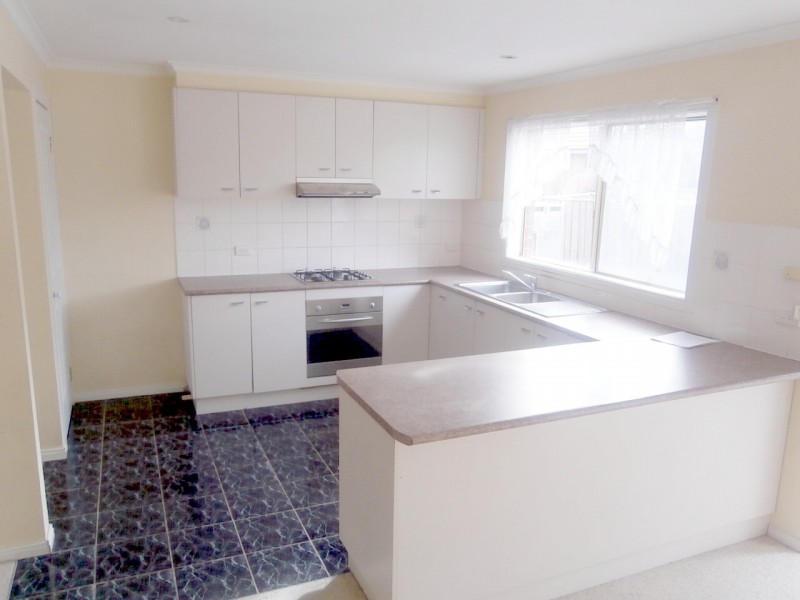 2/37 HAMMOND ROAD, Dandenong VIC 3175