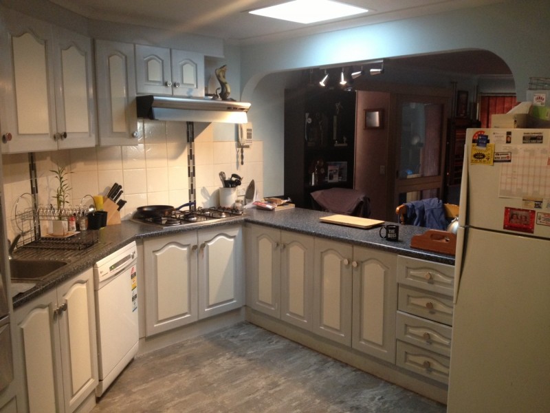 37 KINGSTON AVENUE, Pakenham VIC 3810