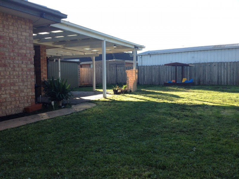 37 KINGSTON AVENUE, Pakenham VIC 3810