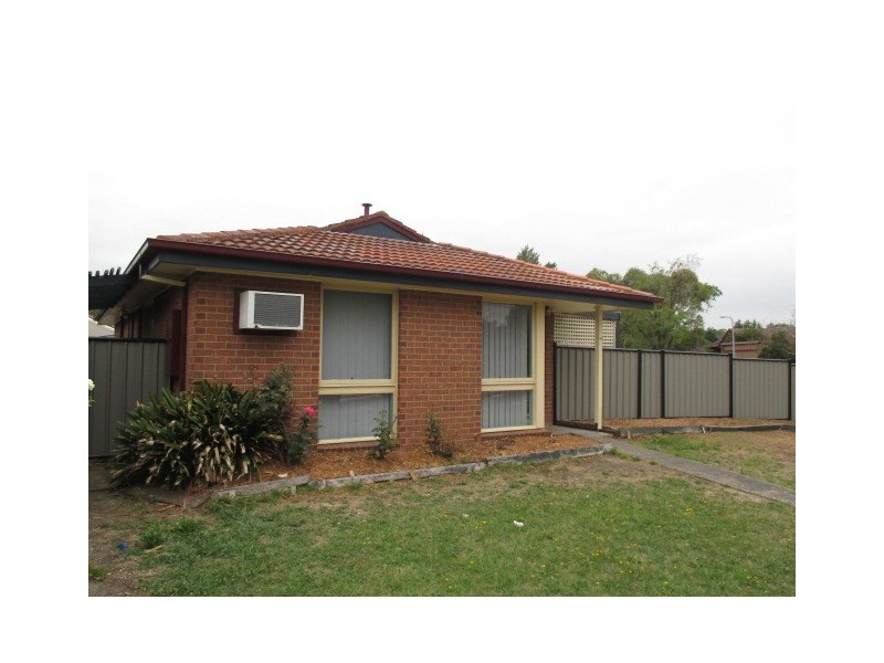 34 KENNINGTON PARK DRIVE, Endeavour Hills VIC 3802 Nicholls Gledhill Leased