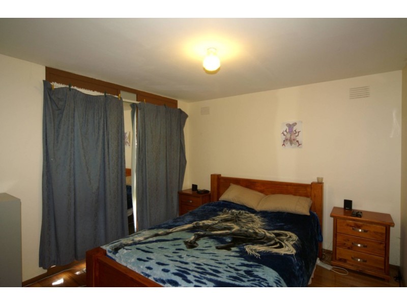 29 Isaac Smith Crescent, Endeavour Hills VIC 3802