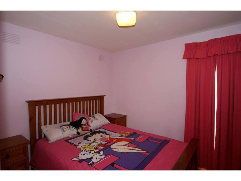 29 Isaac Smith Crescent, Endeavour Hills VIC 3802