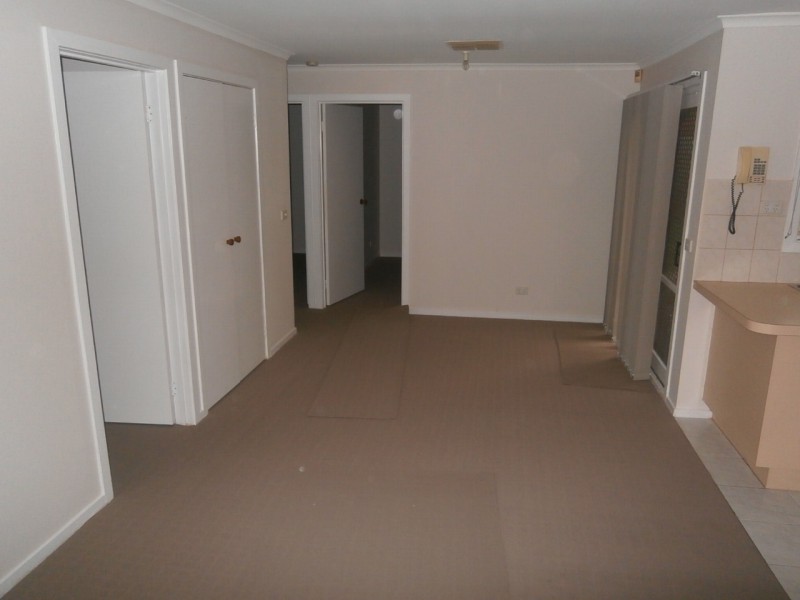 24 TEMBY CLOSE, Endeavour Hills VIC 3802