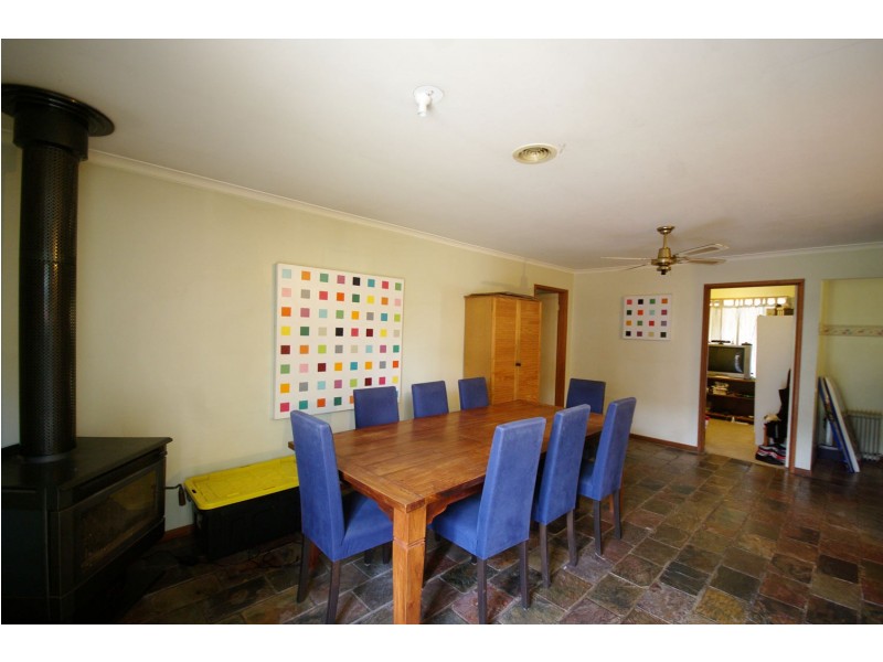 27 Arthur Phillip Drive, Endeavour Hills VIC 3802