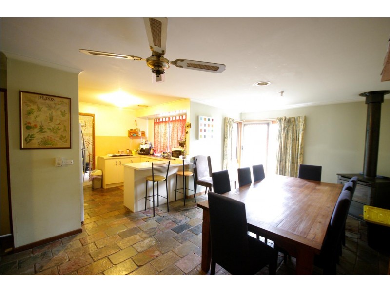 27 Arthur Phillip Drive, Endeavour Hills VIC 3802