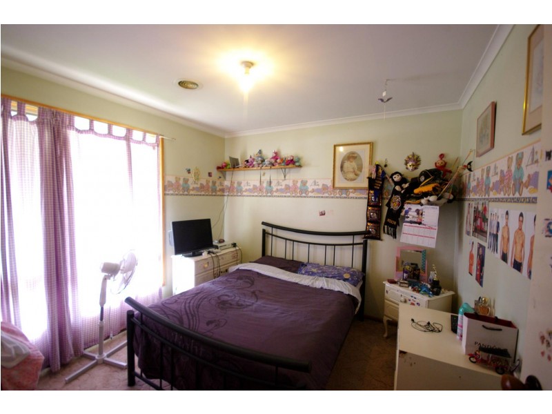 27 Arthur Phillip Drive, Endeavour Hills VIC 3802