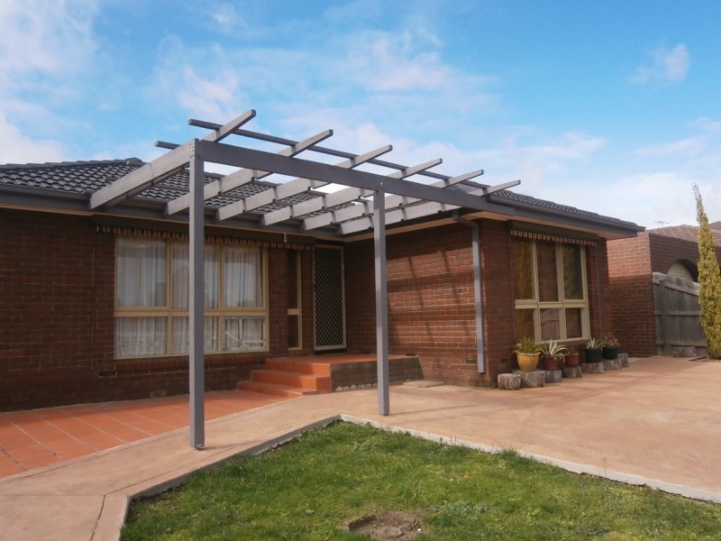 24 JOHN FAWKNER DRIVE, Endeavour Hills VIC 3802