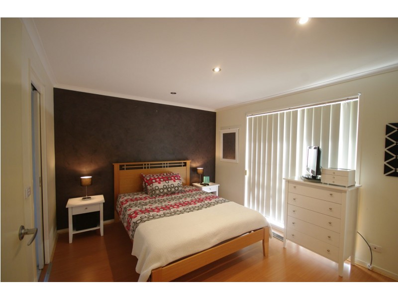 6 Pinto Close, Endeavour Hills VIC 3802