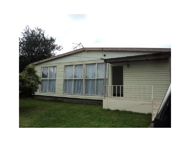 4 CRAWFORD AVENUE, Dandenong VIC 3175