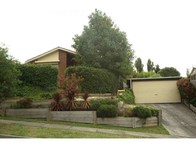 7 Hutchins Avenue, Endeavour Hills VIC 3802