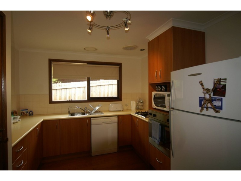 7 Hutchins Avenue, Endeavour Hills VIC 3802