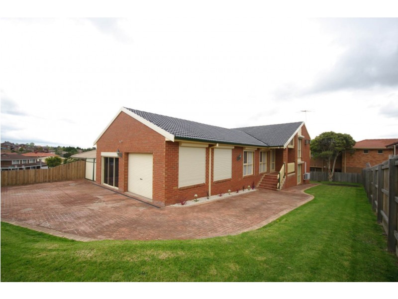 17 Cunningham Drive, Endeavour Hills VIC 3802