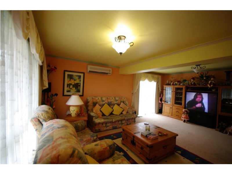 17 Cunningham Drive, Endeavour Hills VIC 3802