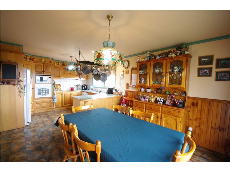 17 Cunningham Drive, Endeavour Hills VIC 3802