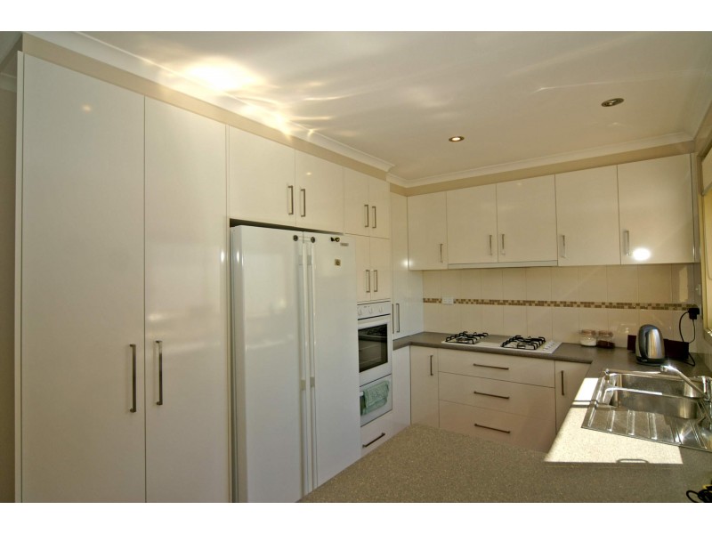 7 Scotsburn Way, Endeavour Hills VIC 3802