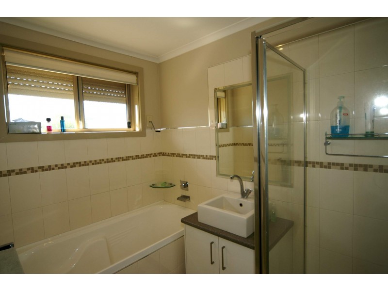 7 Scotsburn Way, Endeavour Hills VIC 3802