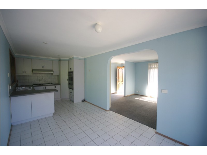 1/56 Arthur Phillip Drive, Endeavour Hills VIC 3802