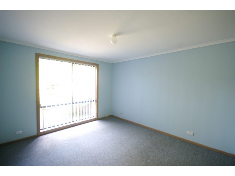 1/56 Arthur Phillip Drive, Endeavour Hills VIC 3802